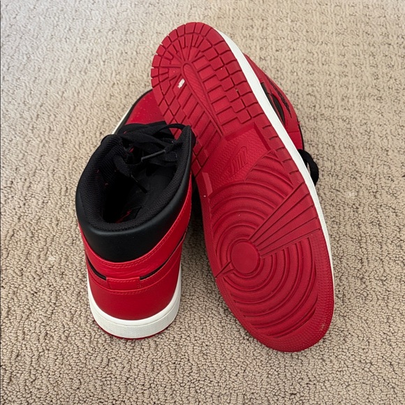 Nike Jordan 1 Mid Bred - Lightly Used (No Box) - Picture 5 of 6